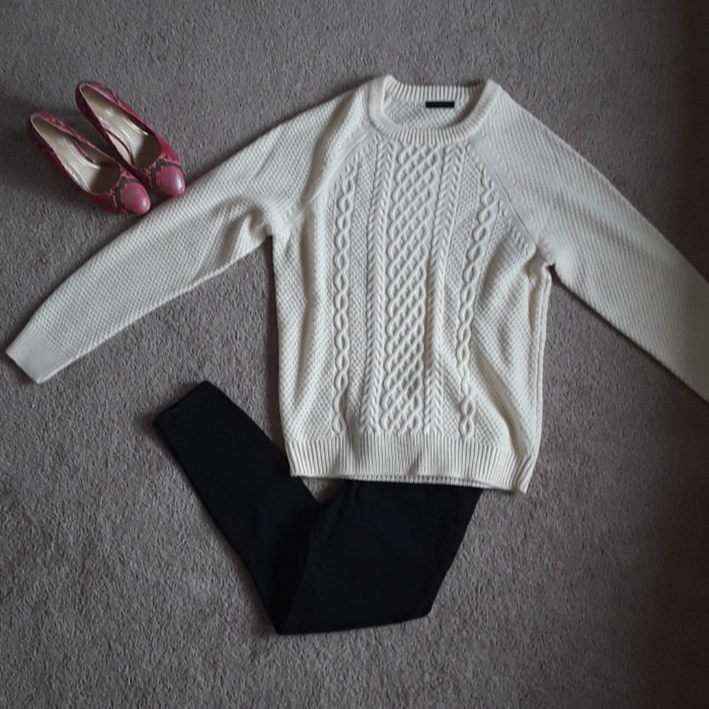 Off white beautiful sweater size large - Picture 2 of 6
